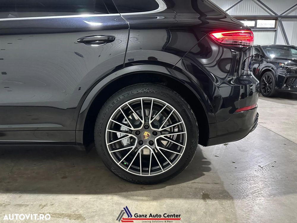 Porsche Cayenne Turbo Tiptronic S - 32