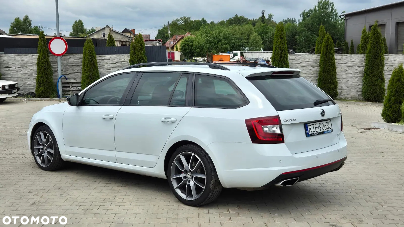 Skoda Octavia 2.0 TDI RS DSG - 4
