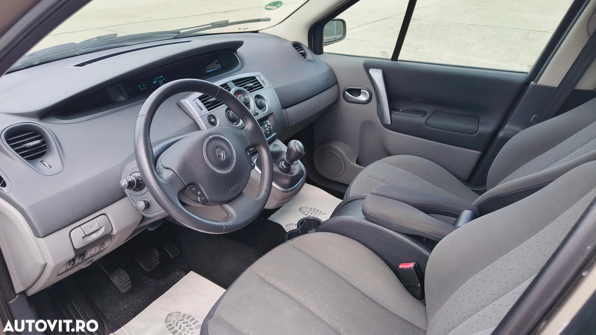 Renault Scenic 1.5dCi Expression - 8