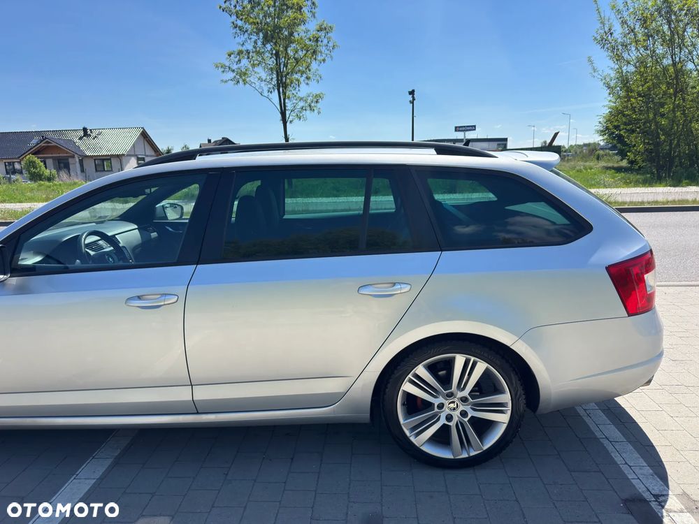 Skoda Octavia 2.0 TDI DSG RS - 13