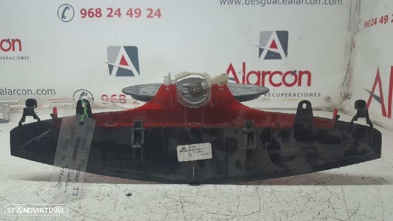 LUZ CENTRAL DE TRAVÃO RENAULT MEGANE II CLASSIC BERLINA 1.4 16V - 3