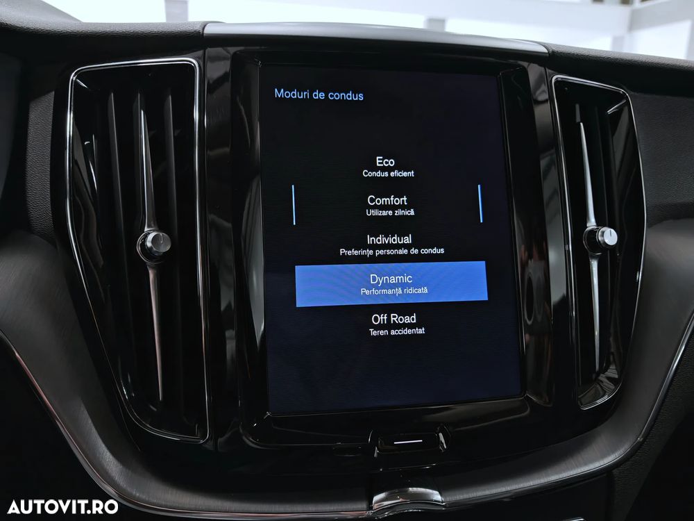 Volvo XC 60 D4 AWD Momentum - 14