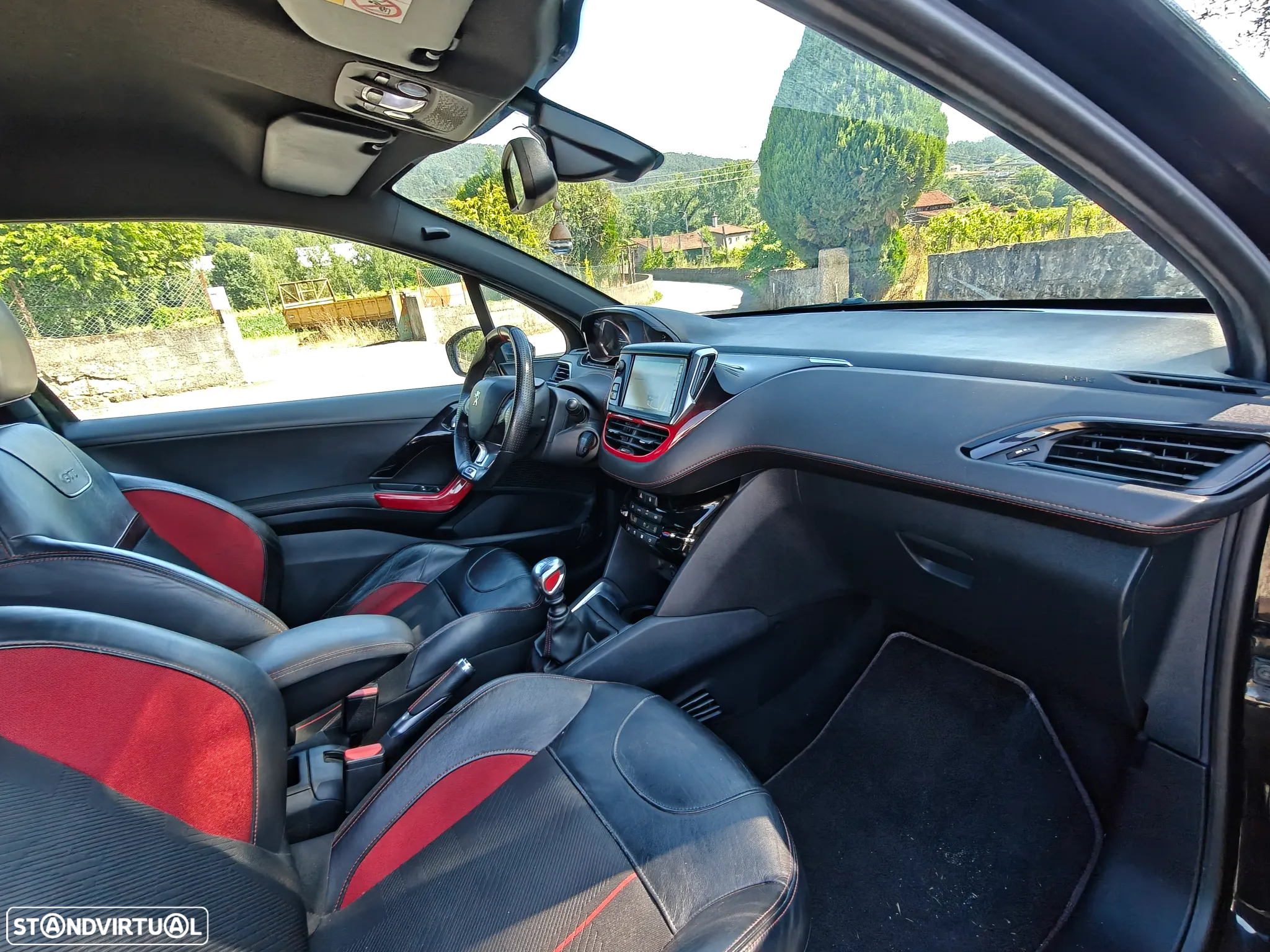 Peugeot 208 GTI 200 THP - 13