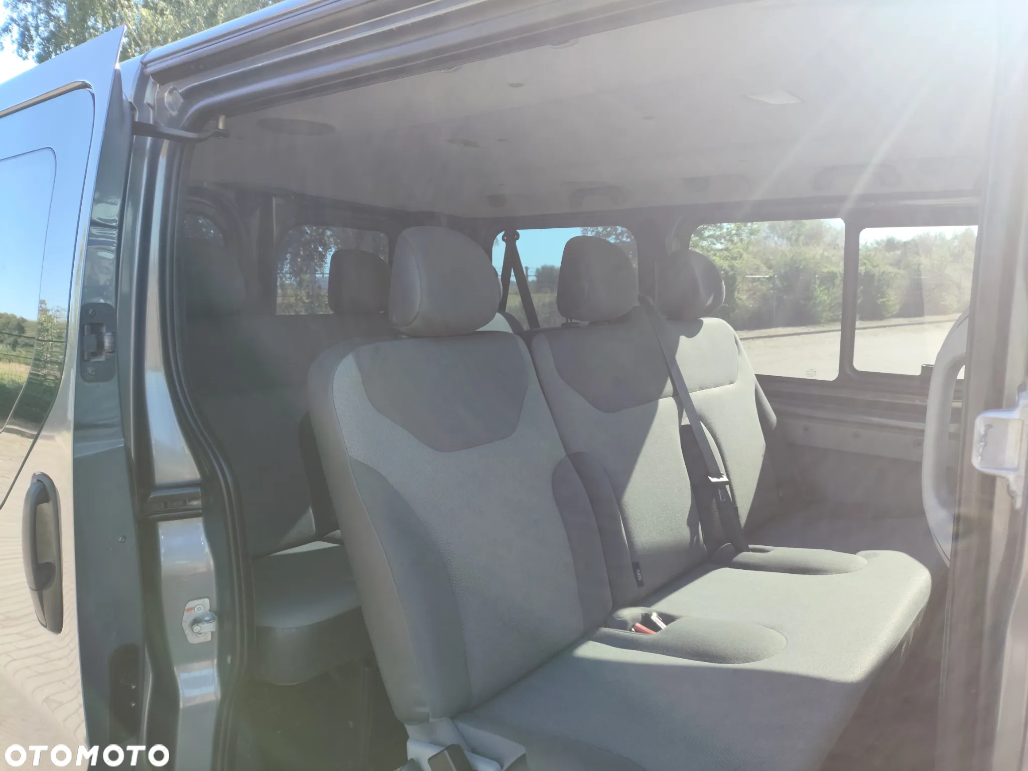 Renault Trafic 2.0 dCi 115 Passenger Expression - 12