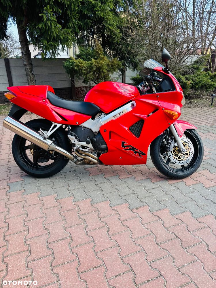 Honda VFR - 3