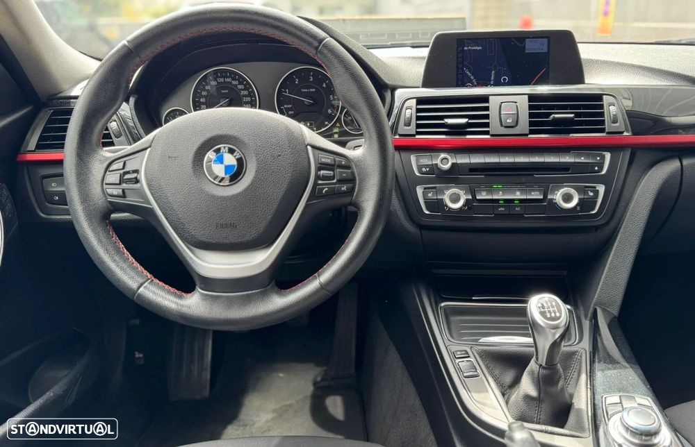 BMW 318 d Sport Line - 13