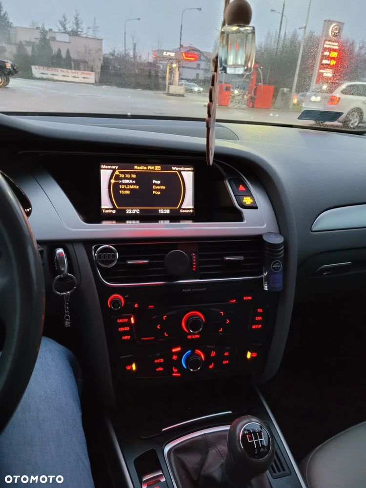 Audi A4 Limousine - 5