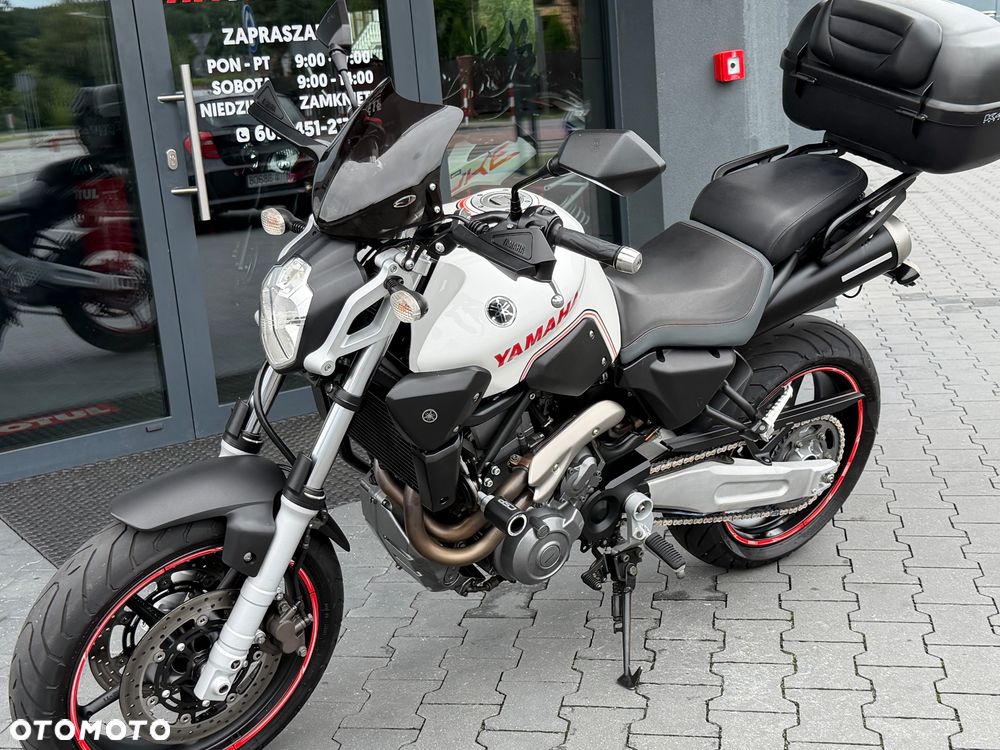 Yamaha MT - 40