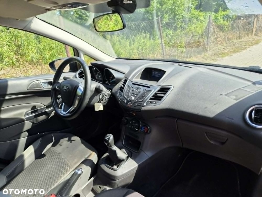Ford Fiesta - 12