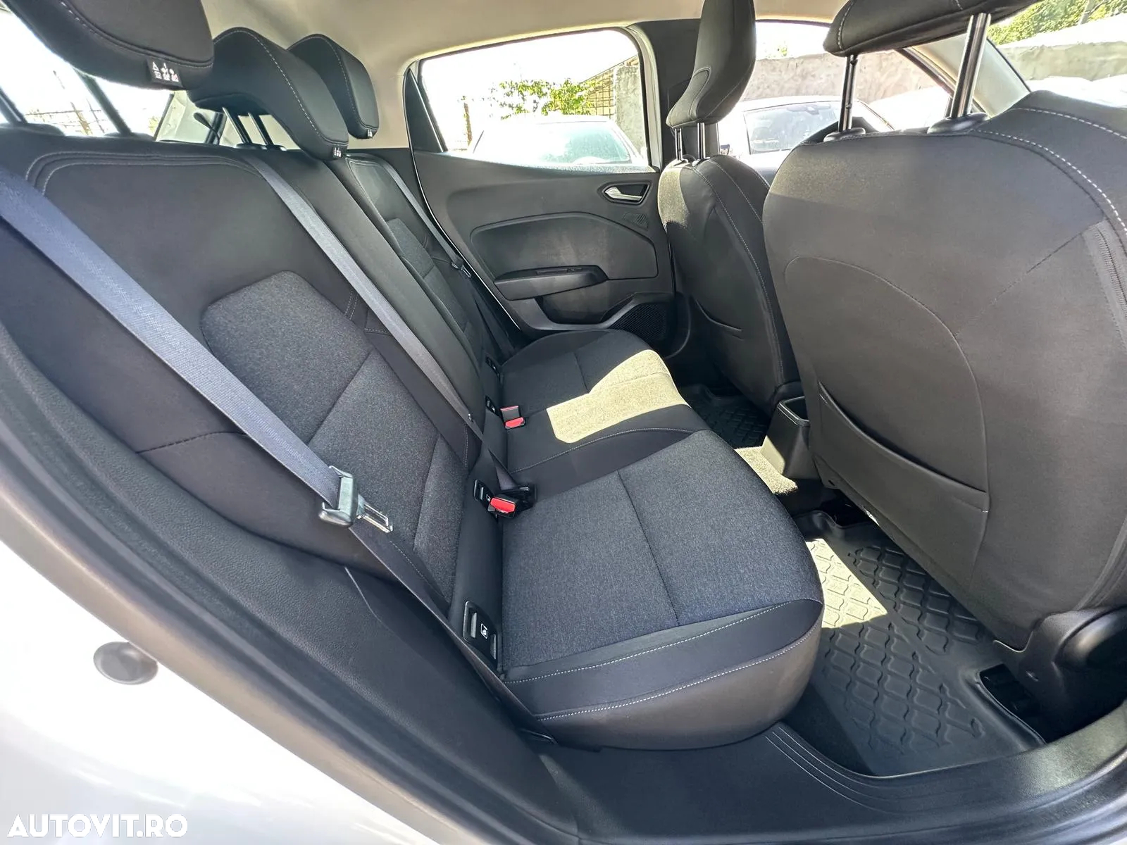 Renault Clio V 1.0 TCe 90 Techno - 9