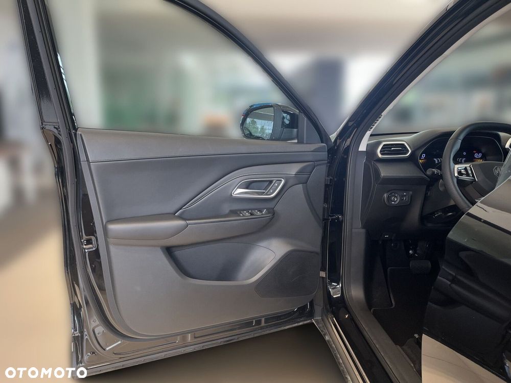 MG ZS Hybrid+ - 13