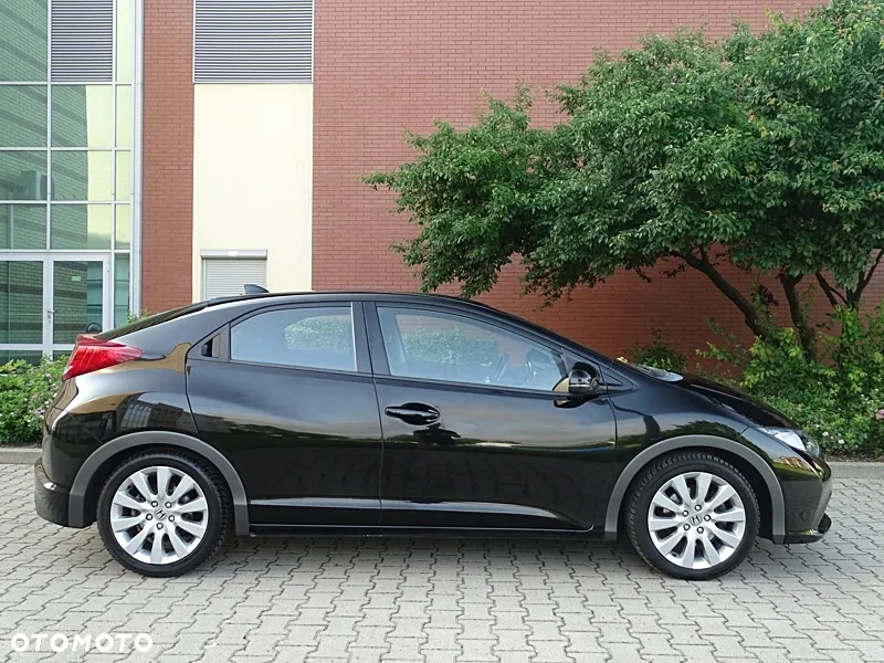 Honda Civic 1.4 i-VTEC Comfort Black Edition - 11