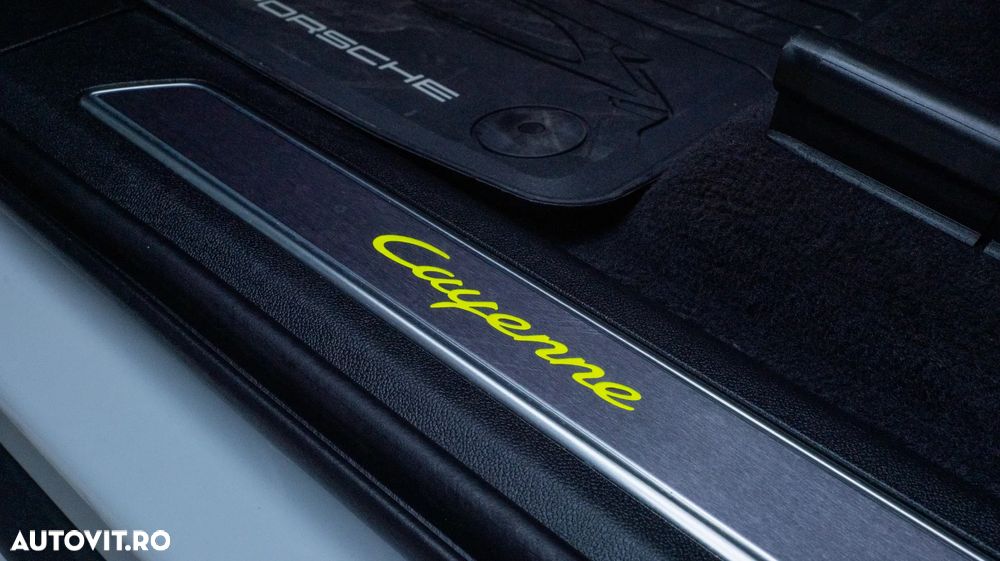 Porsche Cayenne E-Hybrid Tiptronic S - 26
