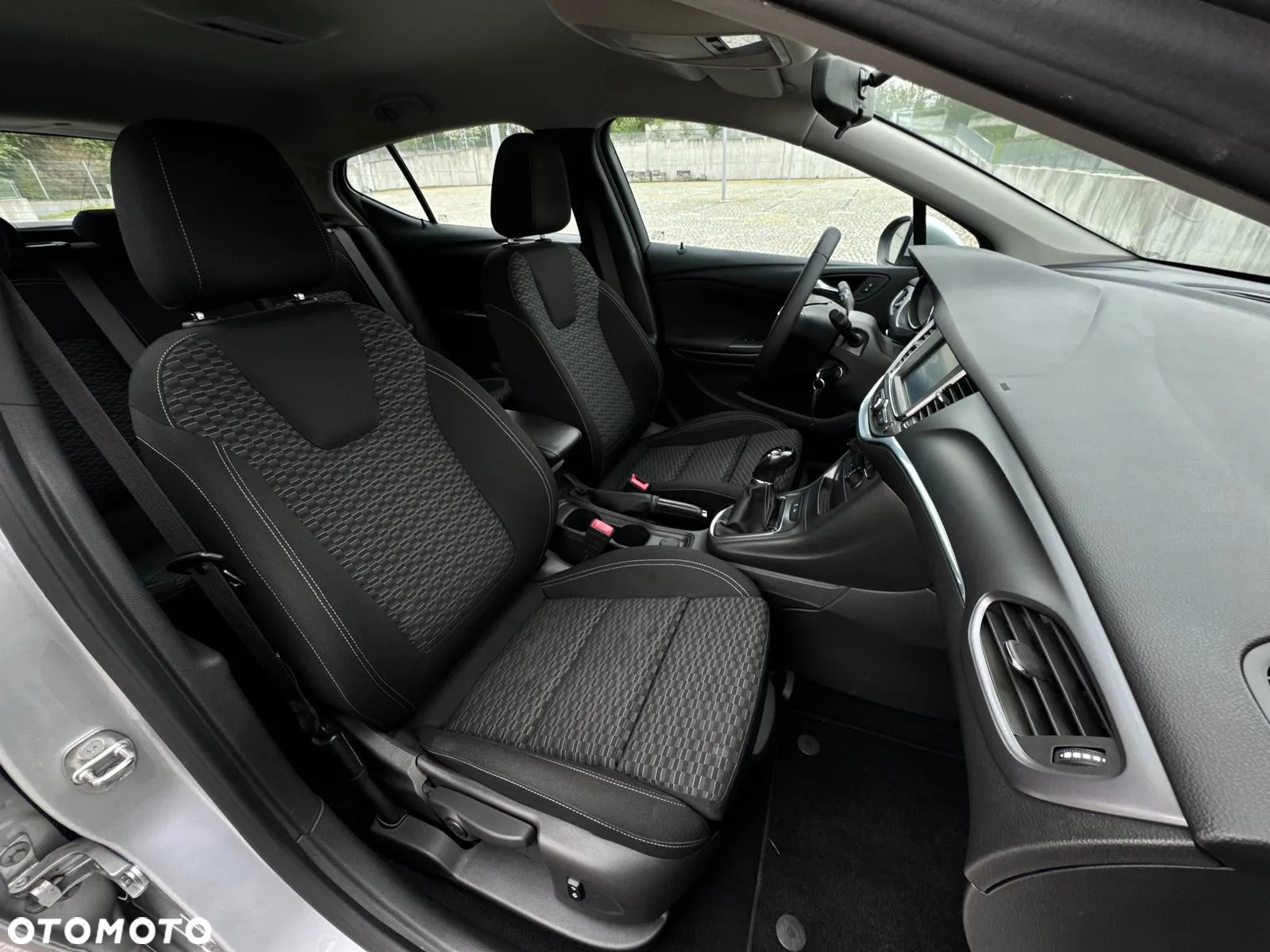 Opel Astra 1.4 Turbo Edition - 38