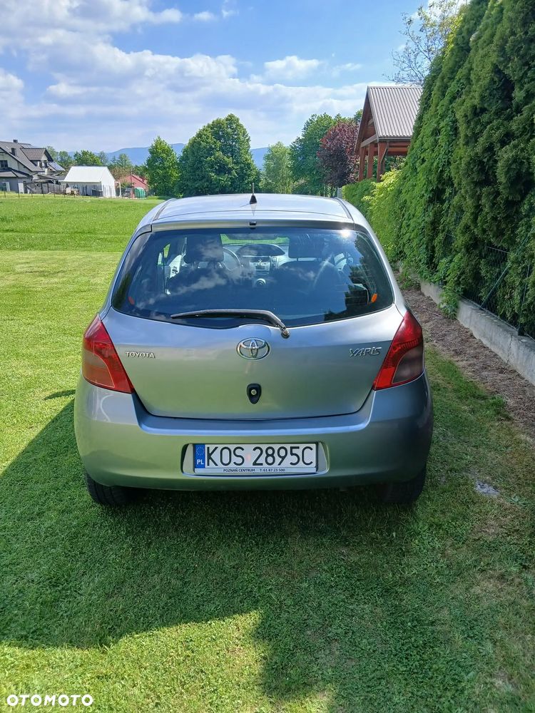 Toyota Yaris 1.3 Sol - 8