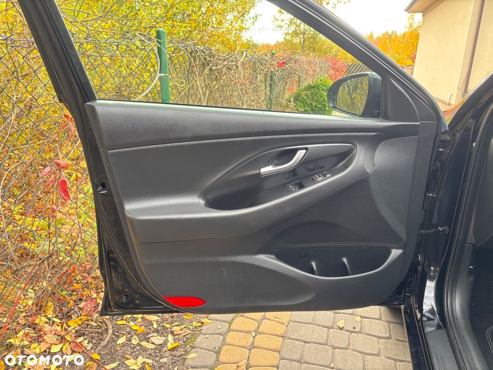 Hyundai i30 1.4 Intro Edition - 16