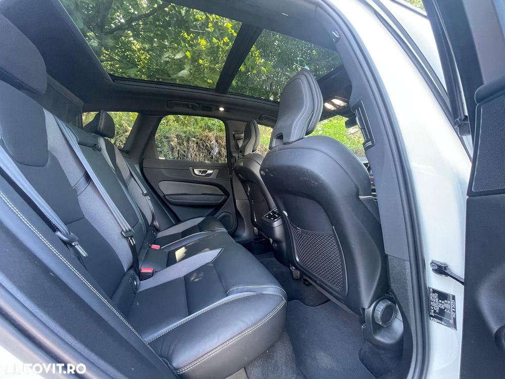 Volvo XC 60 B4 MHEV AT8 FWD R-Design - 14