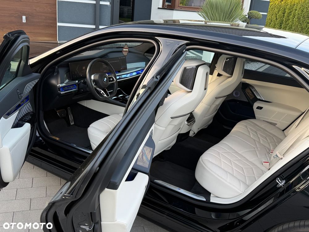 BMW Seria 7 740d xDrive - 33