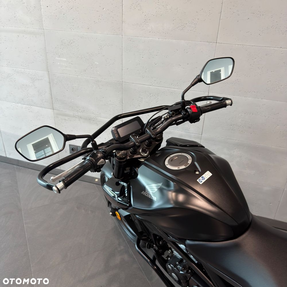 Honda CB - 11