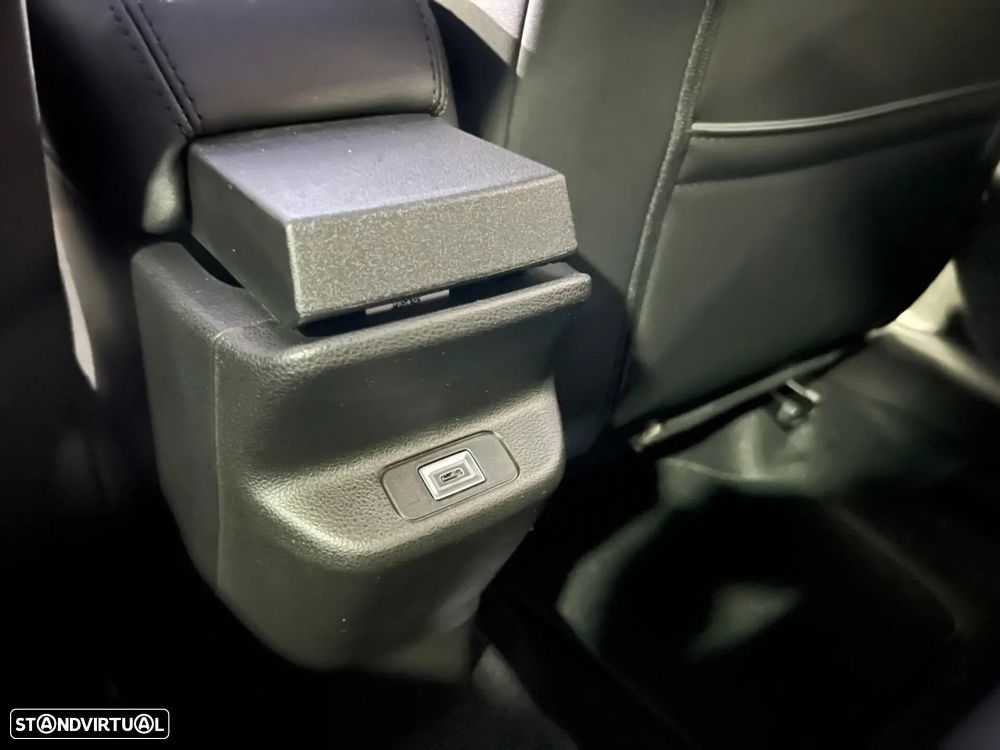 Jeep Avenger 1.2 e-Hybrid Summit DCT - 33