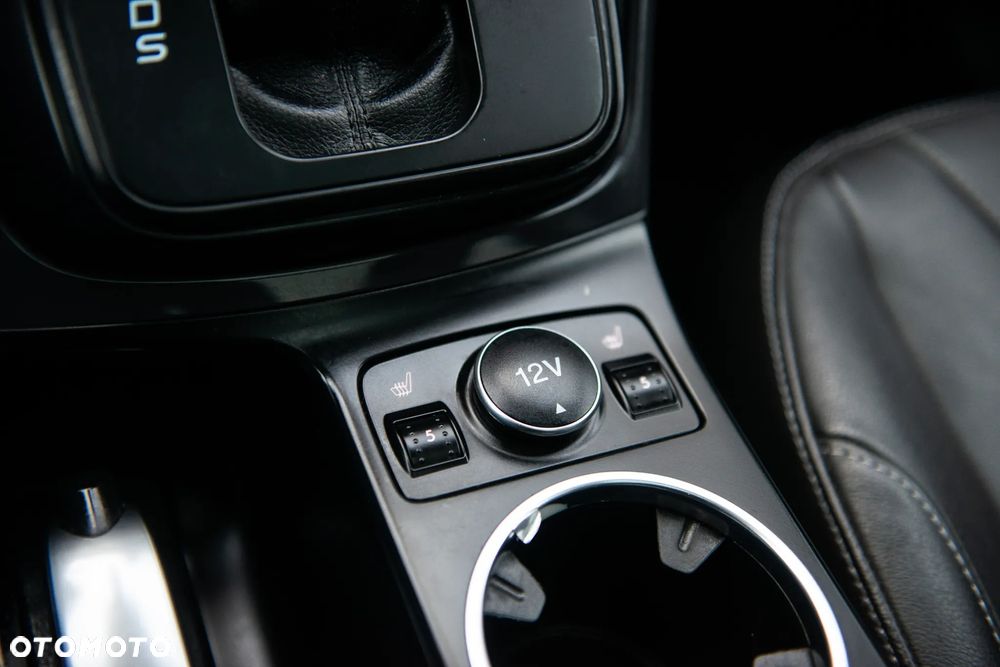 Ford Kuga 2.0 TDCi 4x4 Titanium - 37