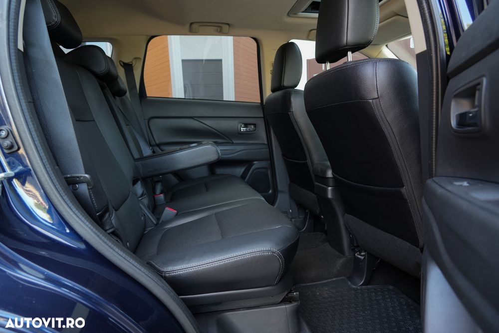 Mitsubishi Outlander 2.2 DI-D 4WD Automatik Diamant Edition - 16