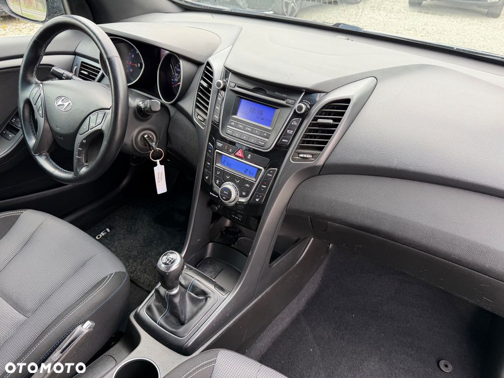 Hyundai i30 blue 1.6 GDI Trend - 38