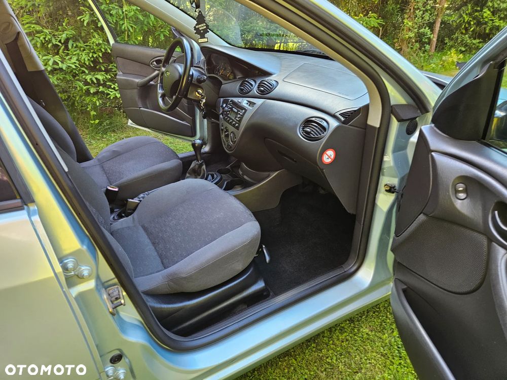 Ford Focus 1.6 X100 - 10