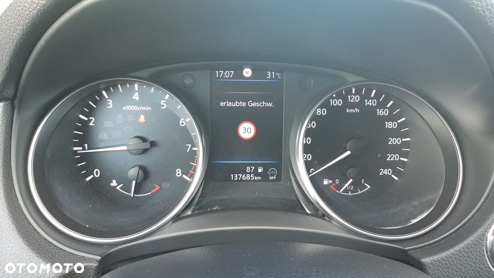 Nissan Qashqai 1.3 DIG-T AKARI - 12