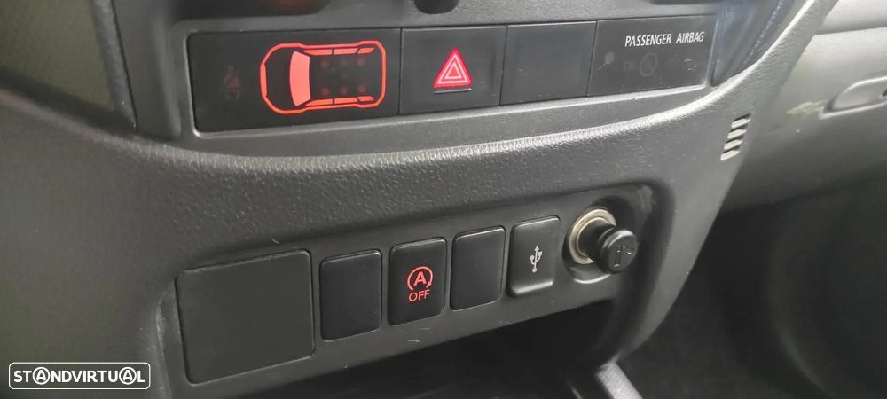 Mitsubishi L200 2.4 DI-D CD Invite 2WD - 35