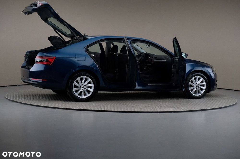 Skoda Superb 2.0 TDI SCR Ambition DSG - 6