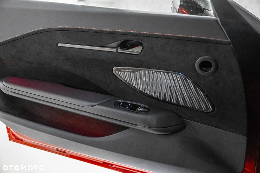 Aston Martin Vantage - 18