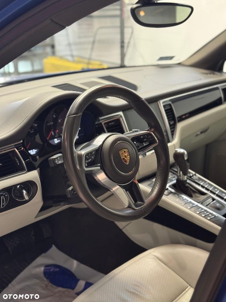 Porsche Macan - 17