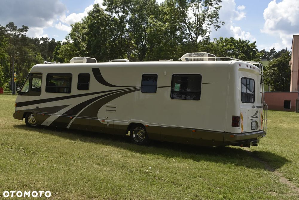 Chevrolet WINNEBAGO - 4