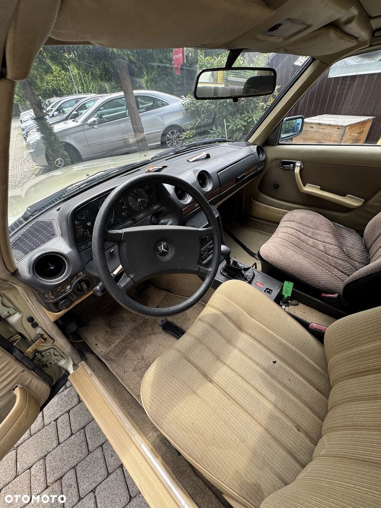 Mercedes-Benz W123 - 8