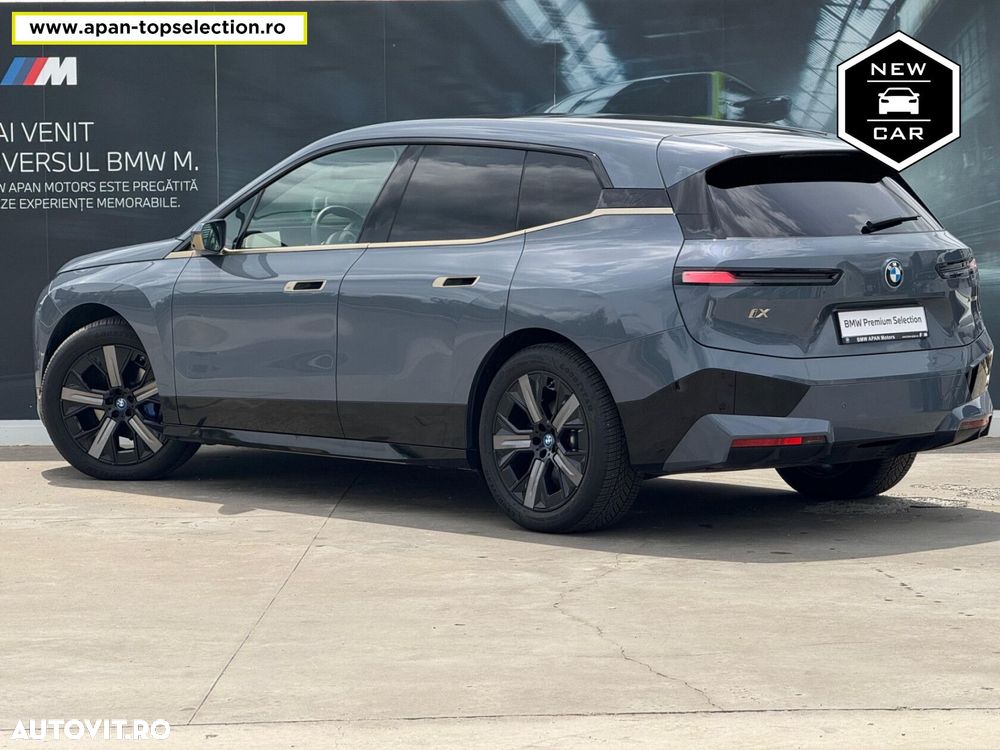 BMW iX - 12