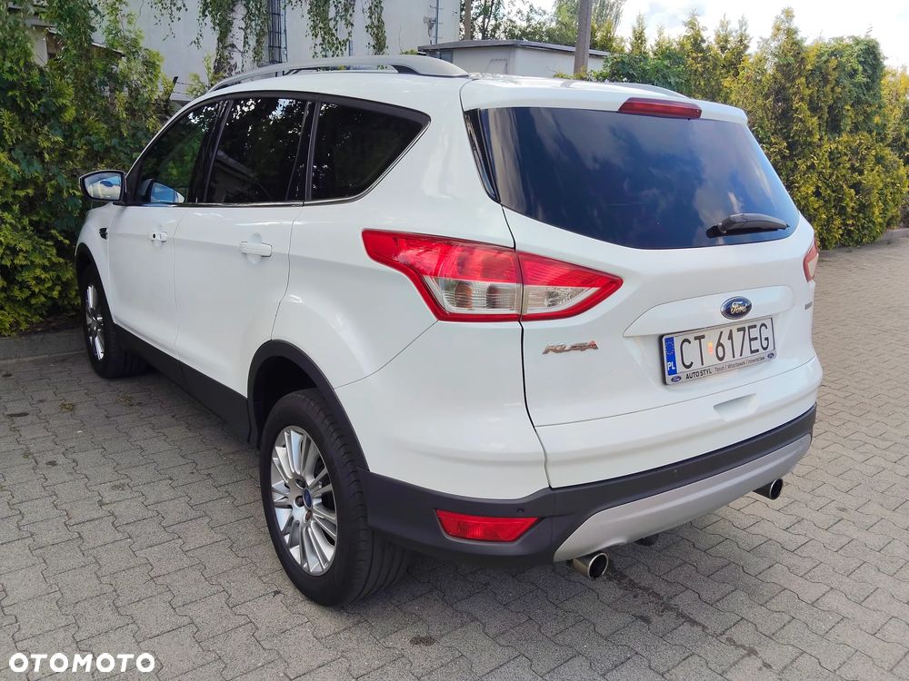 Ford Kuga 1.6 EcoBoost 2x4 Titanium - 3