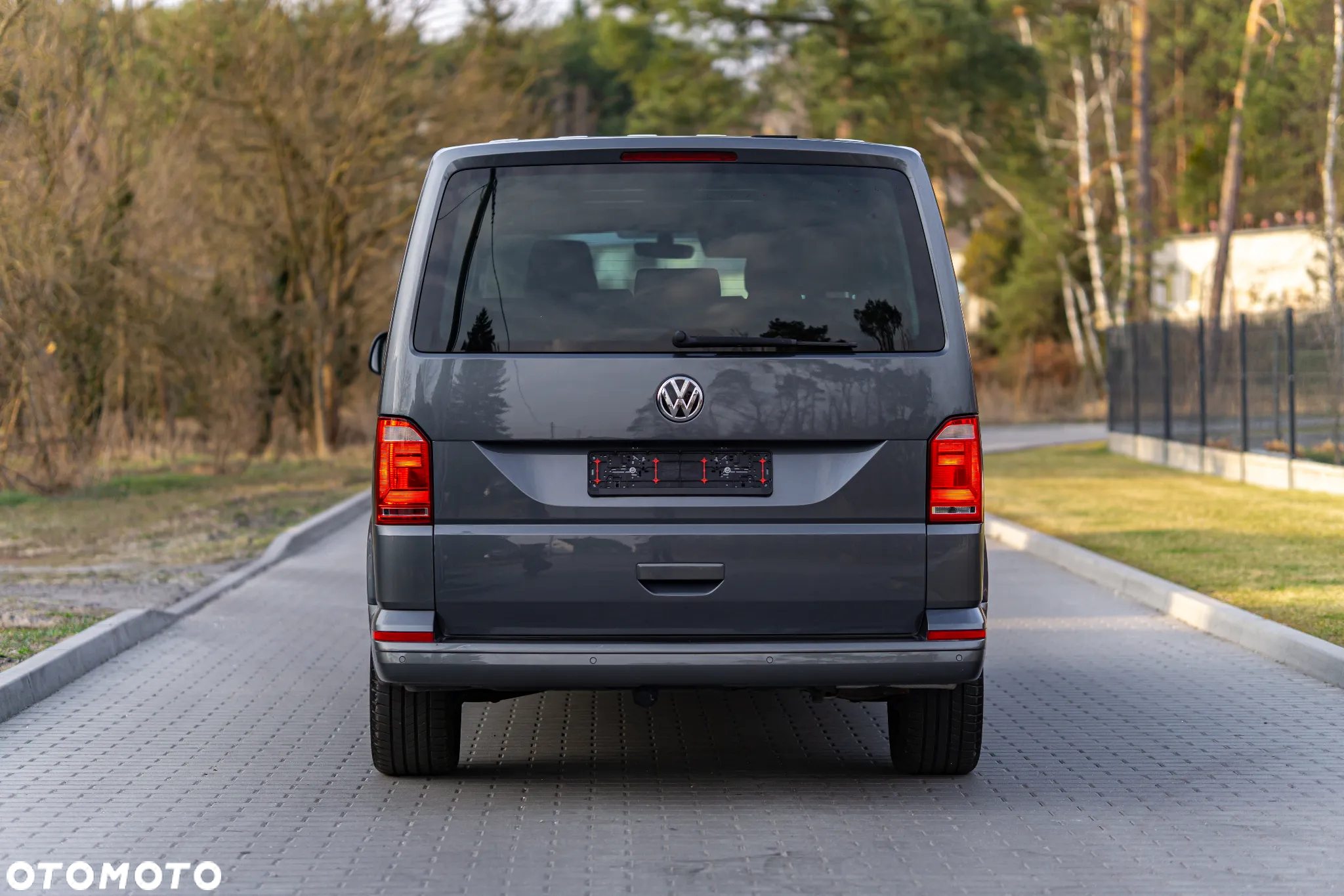 Volkswagen Multivan - 8