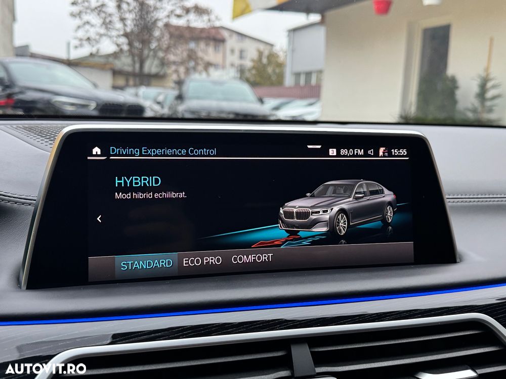BMW Seria 7 745e - 31