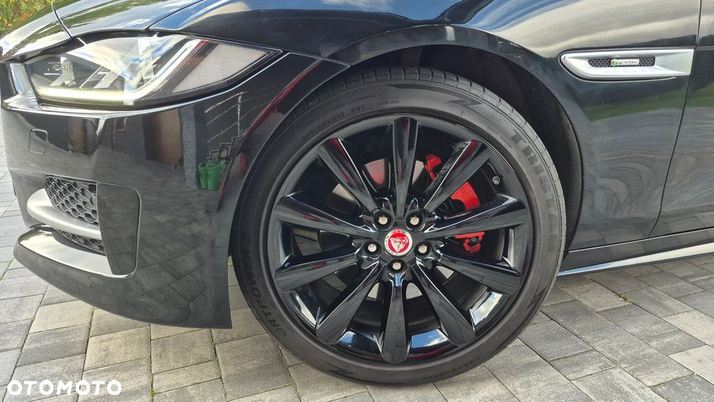 Jaguar XE 20d AWD R-Sport - 33