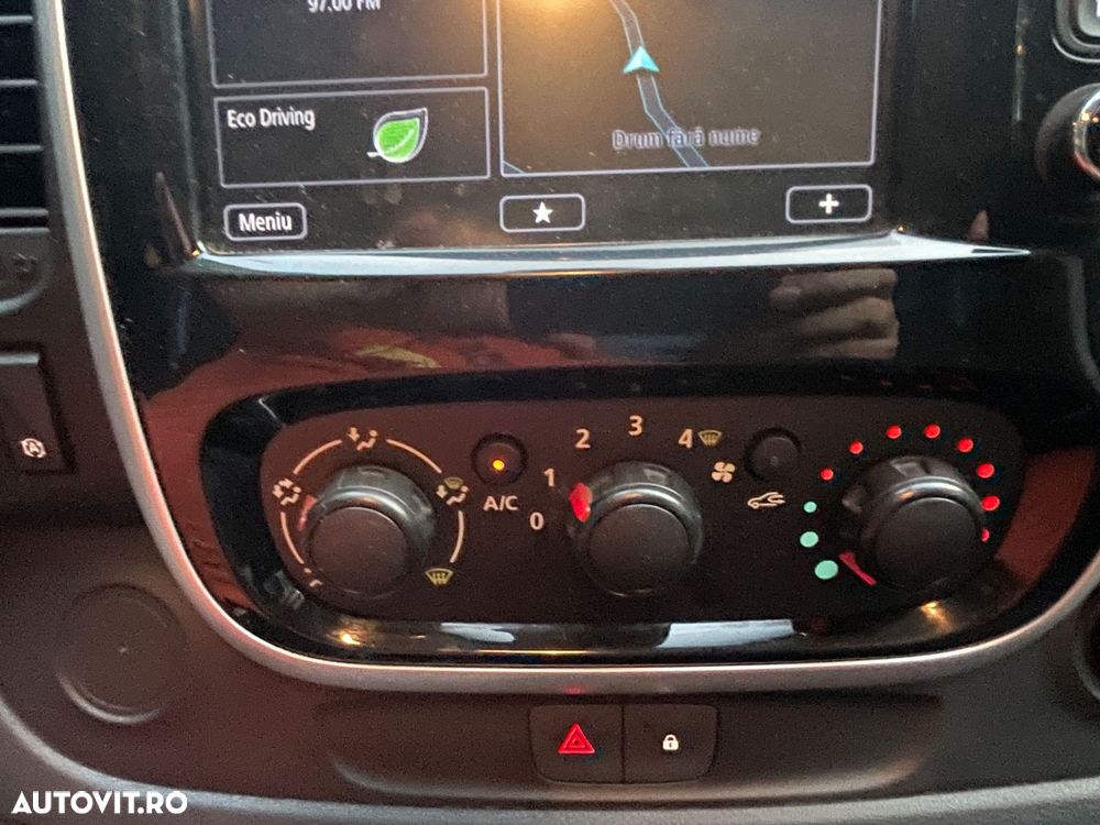 Opel Vivaro - 24