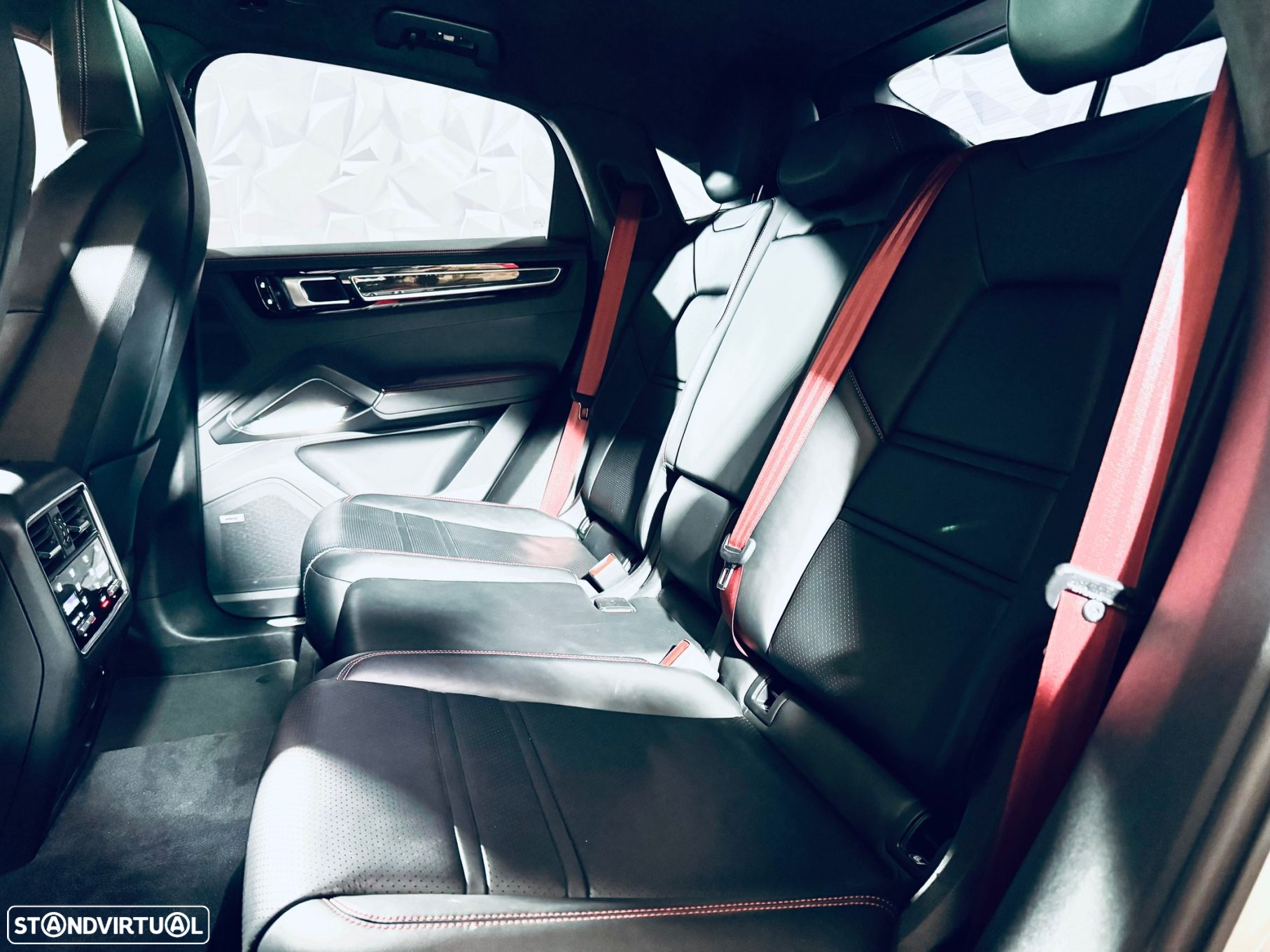 Porsche Cayenne Coupé Turbo - 35