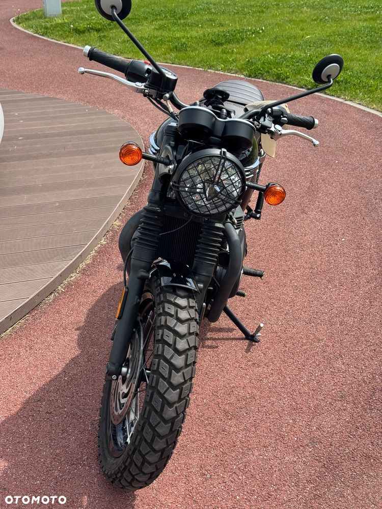 Triumph Bonneville - 15
