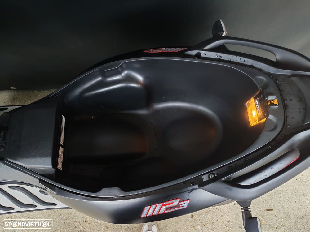 Piaggio MP3 300 S - 13