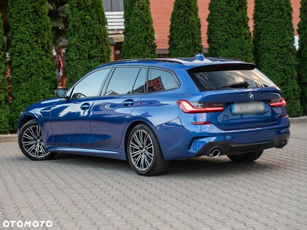 BMW Seria 3 318i M Sport - 9