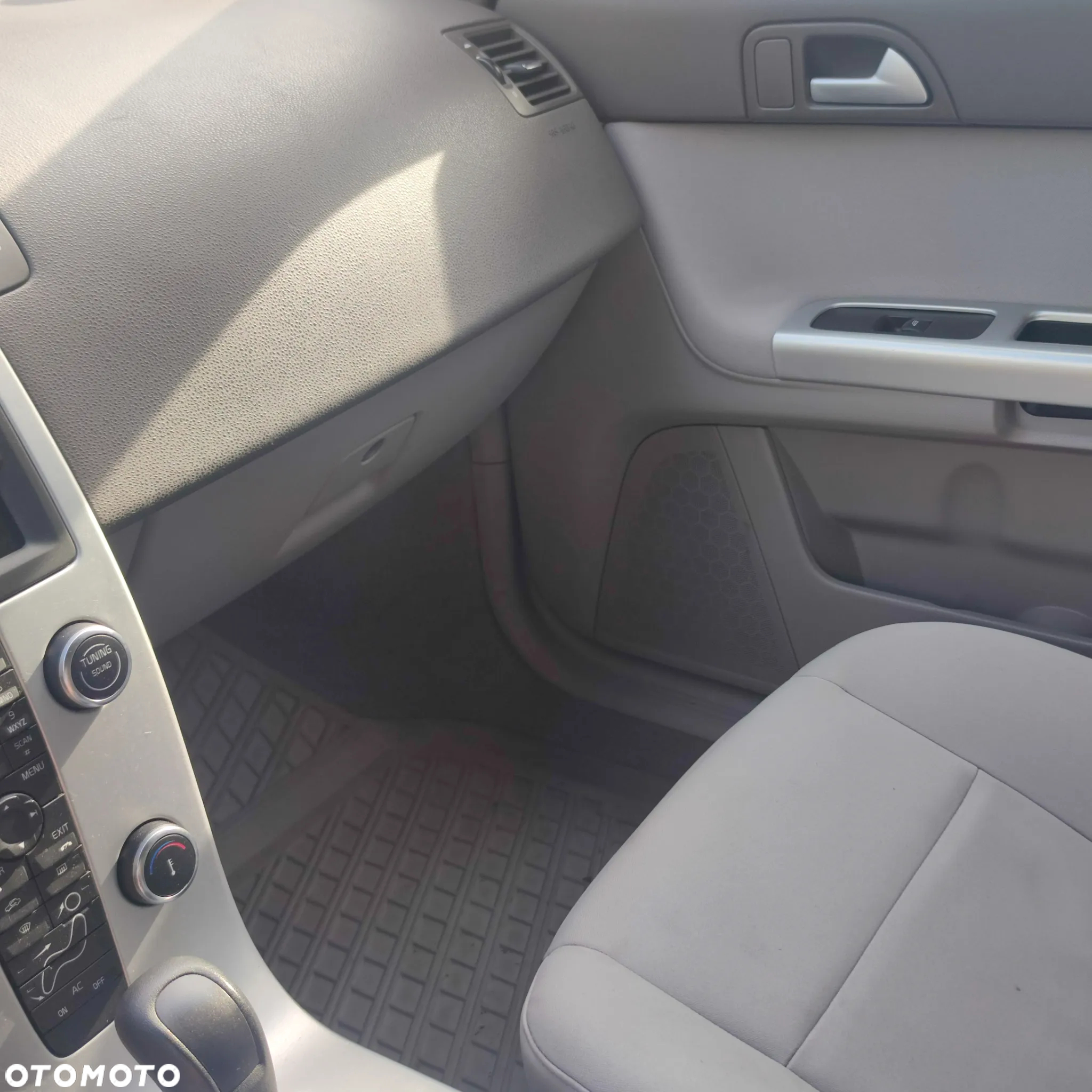 Volvo V50 T5 Geartronic Momentum - 10