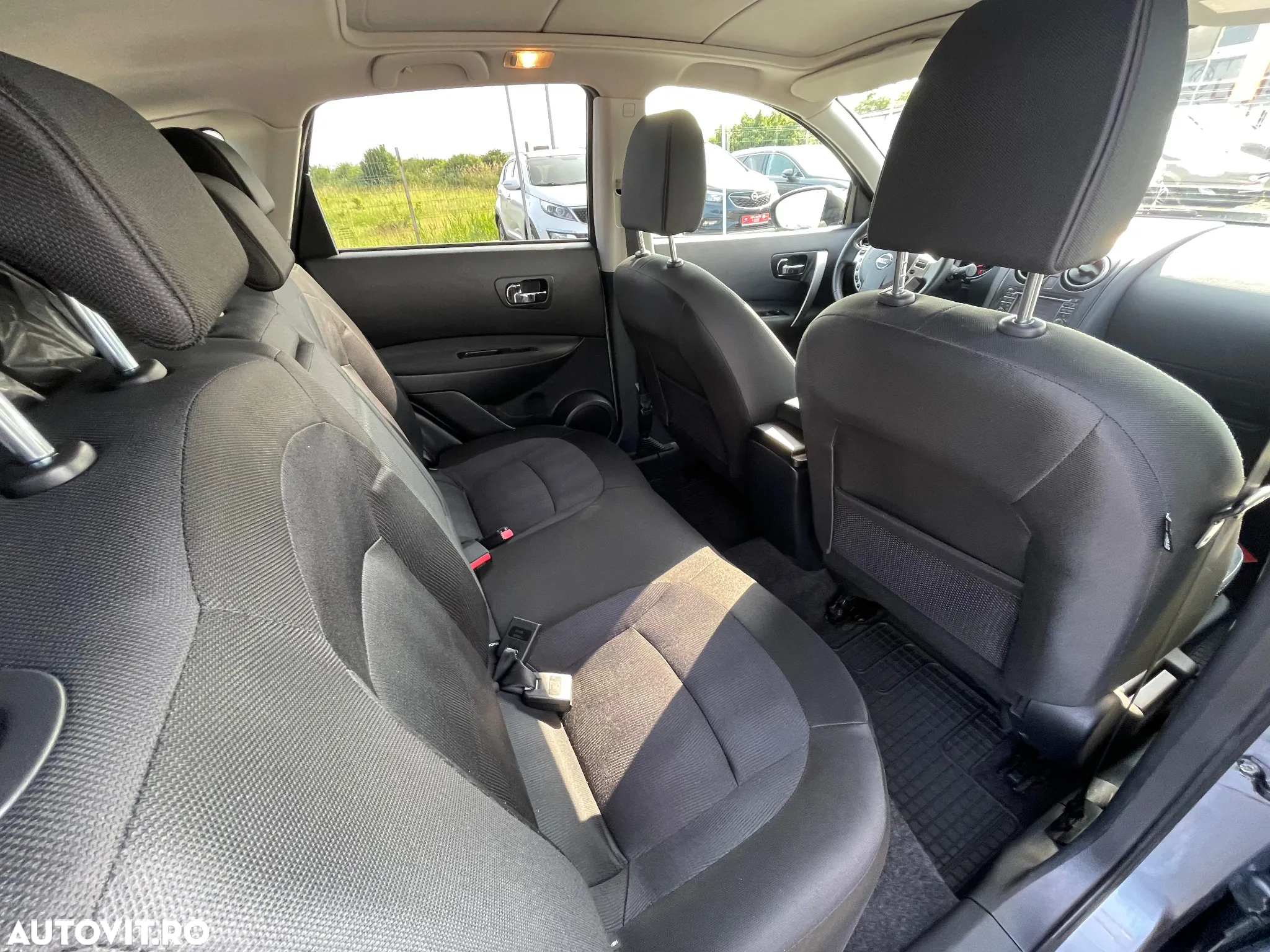 Nissan Qashqai 2.0 DCI 4 x 4 DPF Aut acenta - 24