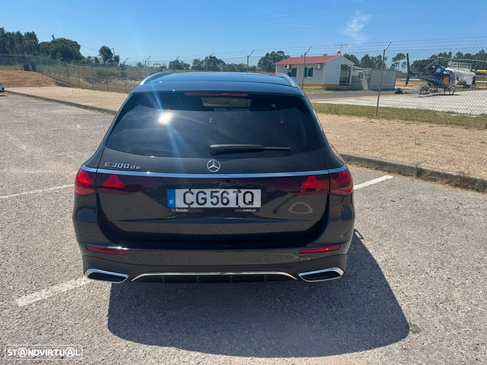Mercedes-Benz E 300 de — fotografia 4