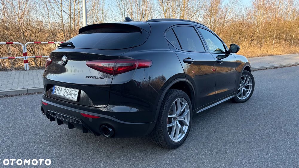 Alfa Romeo Stelvio 2.0 Turbo Veloce TI Q4 - 7