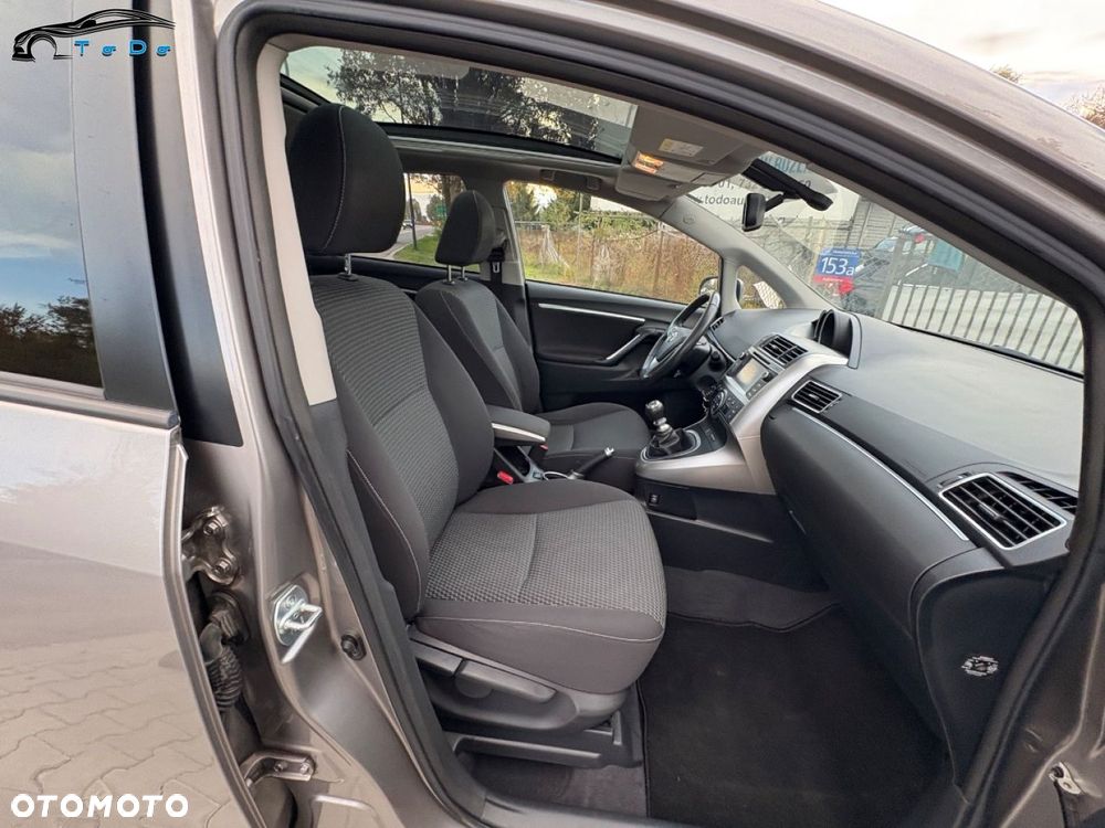 Toyota Verso 1.6 D-4D Prestige - 31